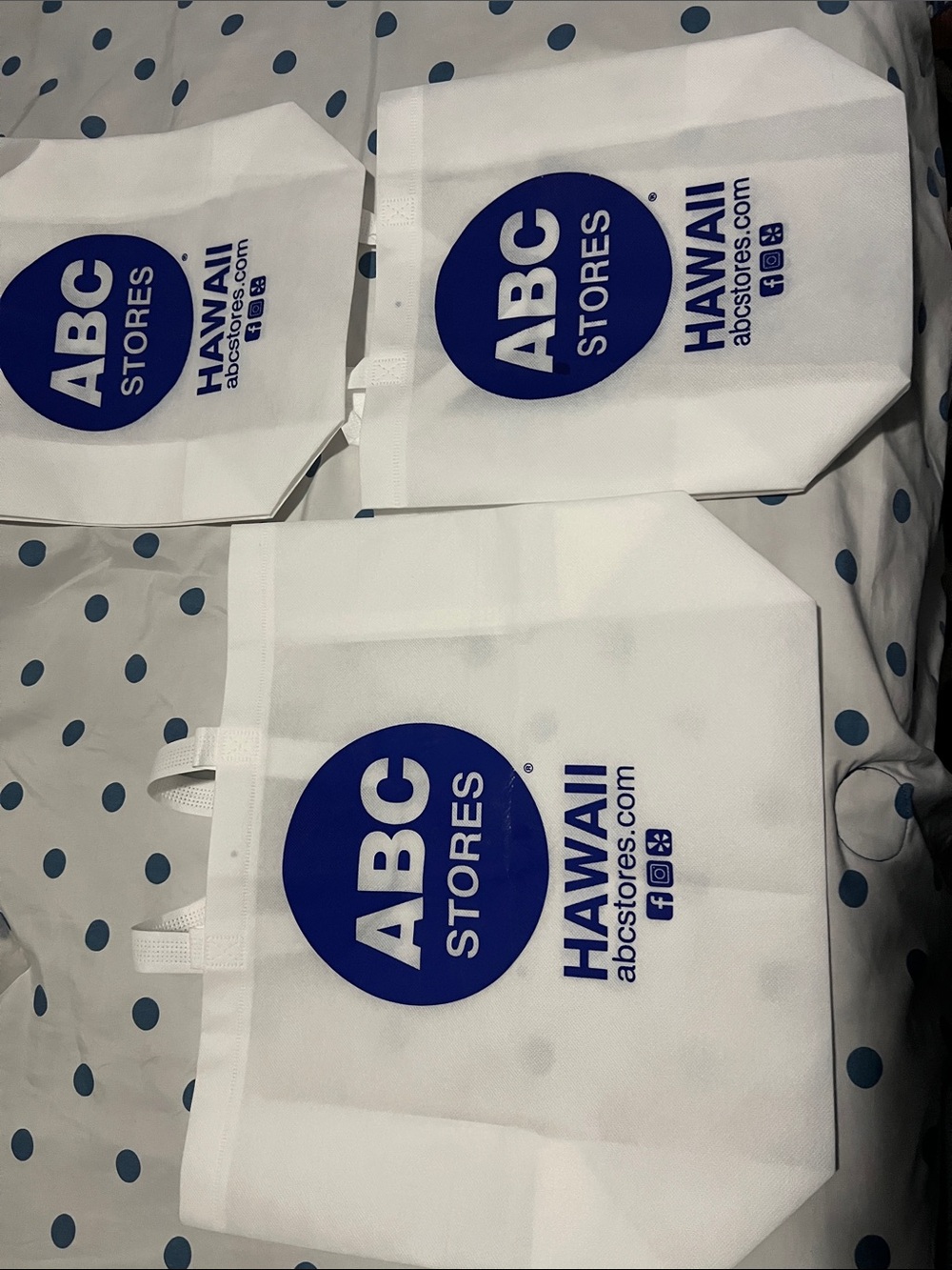 ABC Stores Hawaii White Reusable Tote Bag 2 small and 1 medium with Blue Logo